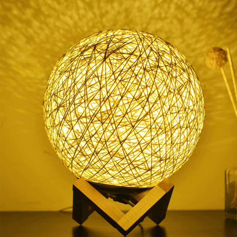 USB Interface Creative Sepak Takraw Decorative Moon Lamp_4