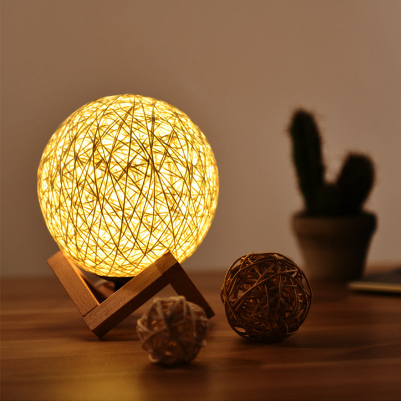 USB Interface Creative Sepak Takraw Decorative Moon Lamp_1