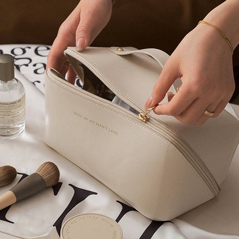 Large Capacity Travel Multifunctional Cosmetic Bag_10
