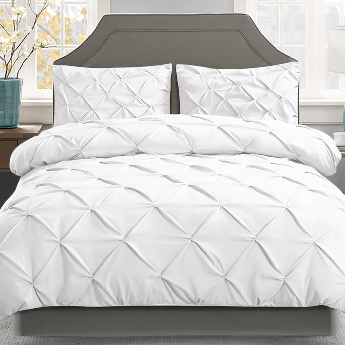 Bostin Life Luxury 3 Piece Diamond Pintuck Quilt Cover Set - King Size White Home & Garden > Bed And